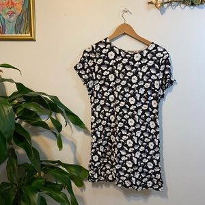 Perfect mini floral t-shirt dress